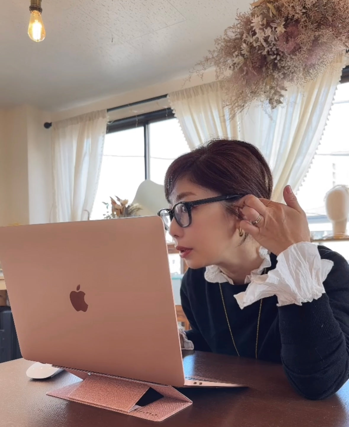 自宅で学べる!耳つぼジュエリー資格オンライン講座の流れとメリット