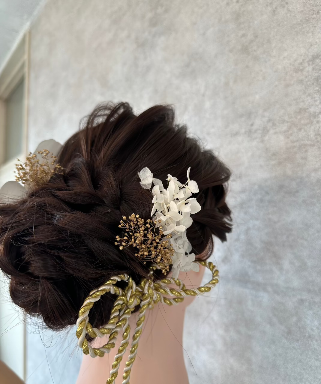ピンクベージュ胡蝶蘭ヘッドアクセサリー和装髪飾り オシャレ花嫁様金属アレルギー対応ブライダルアクセサリーbijou holic