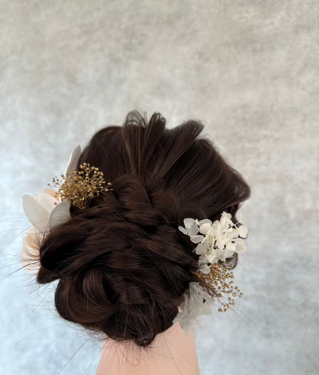 ピンクベージュ胡蝶蘭ヘッドアクセサリー和装髪飾り オシャレ花嫁様金属アレルギー対応ブライダルアクセサリーbijou holic