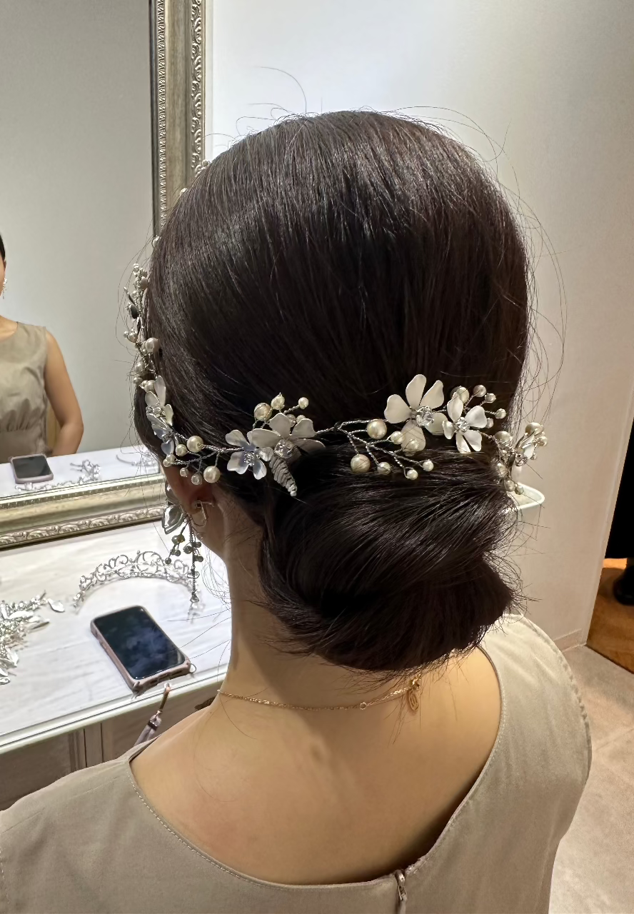 フラワー小枝ヘッドアクセサリー 花嫁様 成人式 卒業式にも ブライダルアクセサリー(金属アレルギー対応)の通販bijou holic