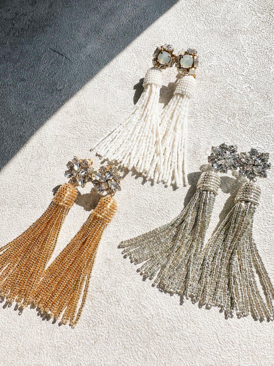 ホワイトビジュービーズタッセルピアス&イヤリング花嫁様 - おしゃれ花嫁様ブライダルアクセサリーの通販bijou holic千葉店舗ホワイトビジュービーズタッセルピアス&イヤリング花嫁様