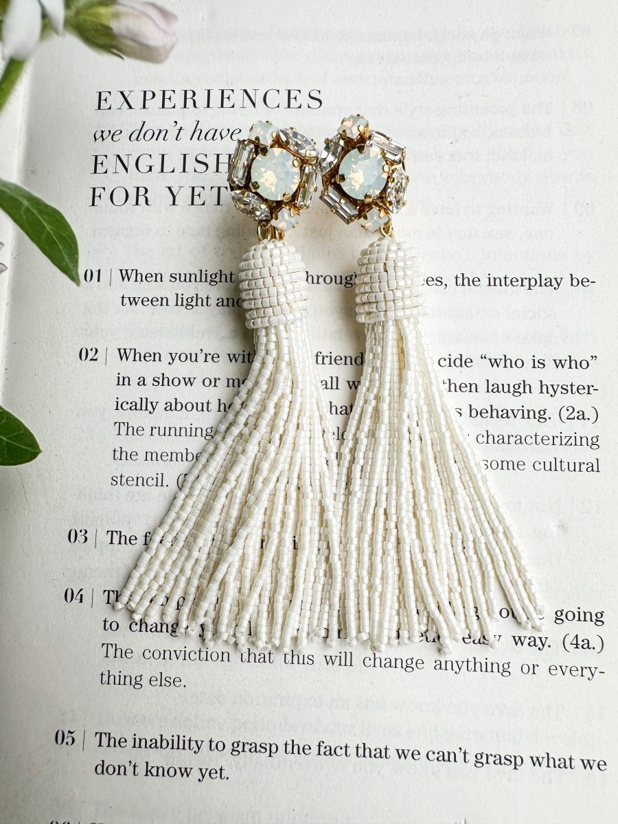 ホワイトビジュービーズタッセルピアス&イヤリング花嫁様 - おしゃれ花嫁様ブライダルアクセサリーの通販bijou holic千葉店舗ホワイトビジュービーズタッセルピアス&イヤリング花嫁様