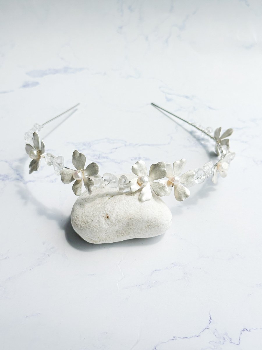 フラワー水晶ヘッドドレス カチューシャ - おしゃれ花嫁様ブライダルアクセサリーの通販bijou holic千葉店舗フラワー水晶ヘッドドレス カチューシャ