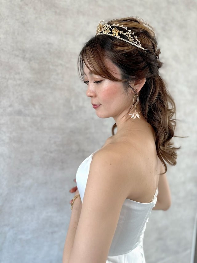 パールスカラップティアラ バックカチューシャ 花嫁 - おしゃれ花嫁様ブライダルアクセサリーの通販bijou holic千葉店舗パールスカラップティアラ バックカチューシャ 花嫁