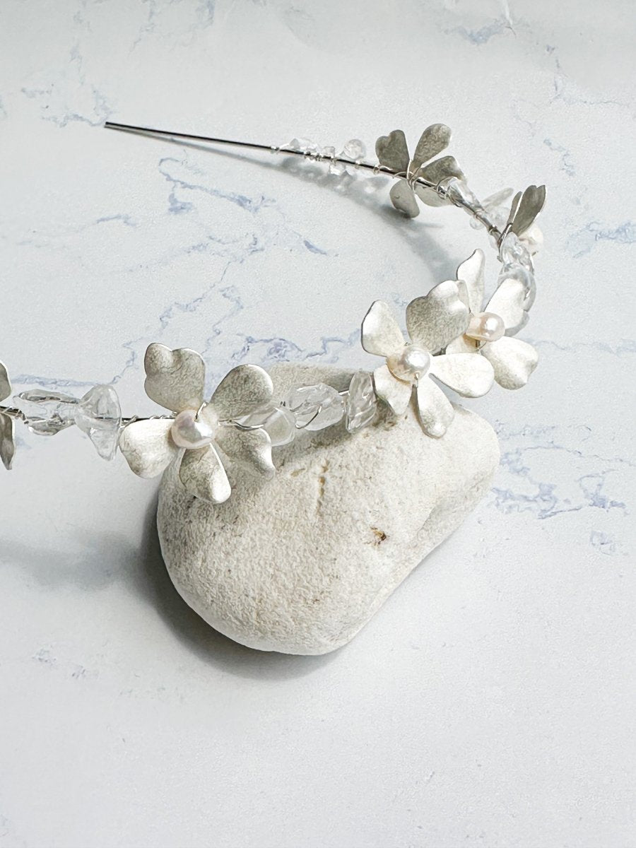 フラワー水晶ヘッドドレス カチューシャ - おしゃれ花嫁様ブライダルアクセサリーの通販bijou holic千葉店舗フラワー水晶ヘッドドレス カチューシャ