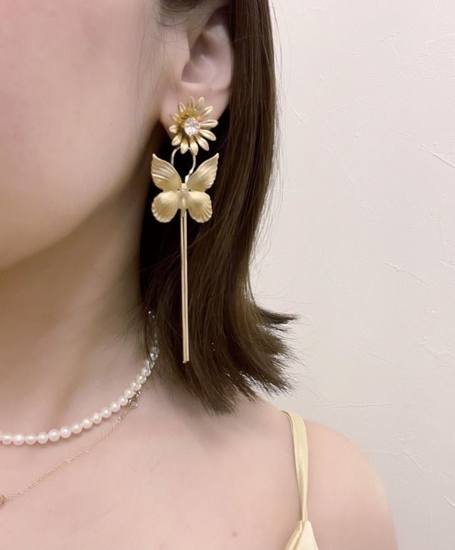 バタフライフラワーピアス&イヤリング - おしゃれ花嫁様ブライダルアクセサリーの通販bijou holic千葉店舗バタフライフラワーピアス&イヤリング