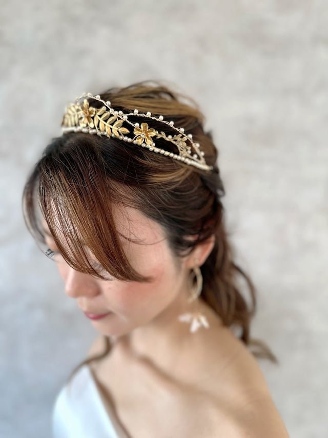 パールスカラップティアラ バックカチューシャ 花嫁 - おしゃれ花嫁様ブライダルアクセサリーの通販bijou holic千葉店舗パールスカラップティアラ バックカチューシャ 花嫁