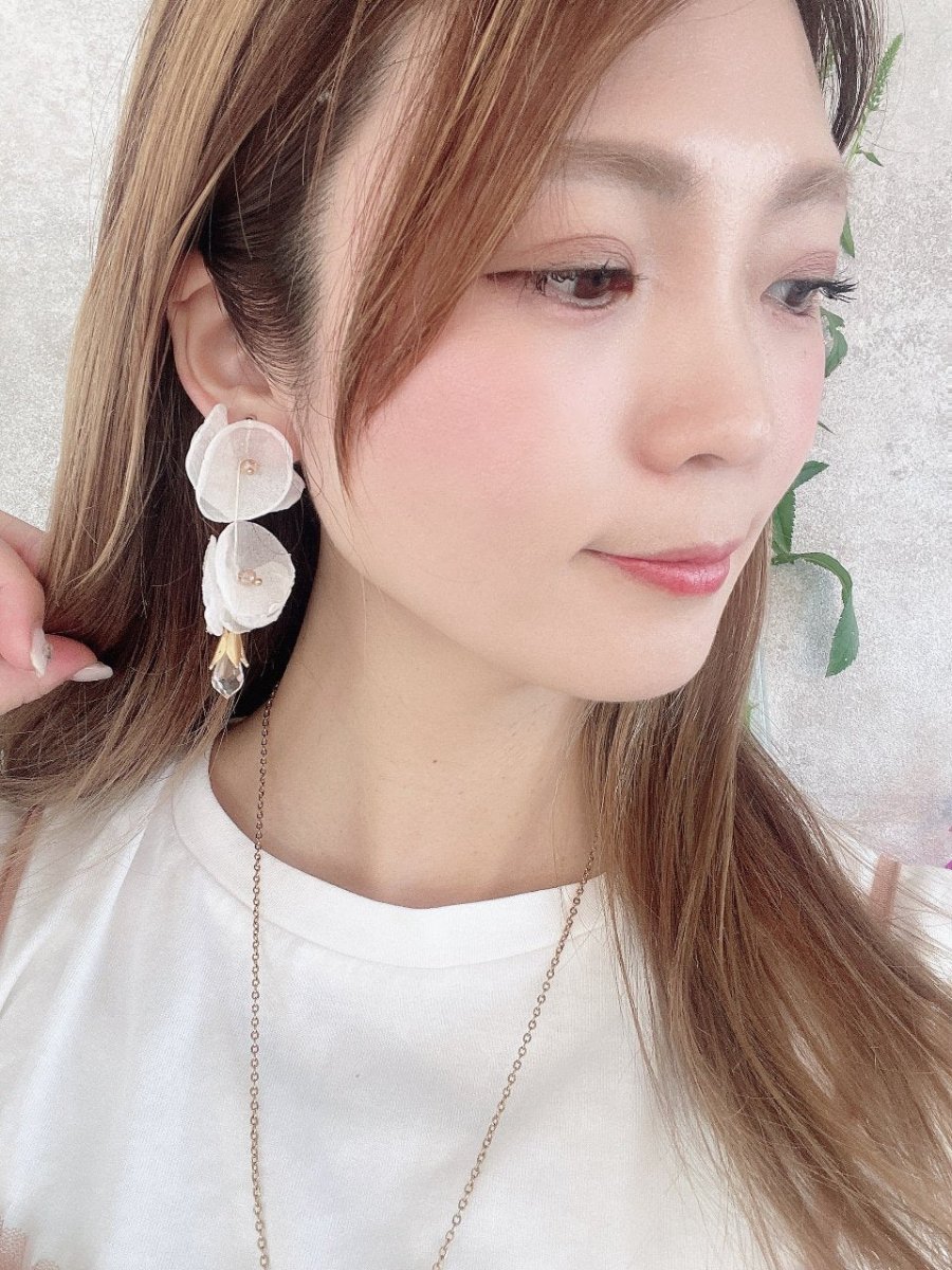 オーガンジーフラワークリスタル雫ピアス&イヤリング - おしゃれ花嫁様ブライダルアクセサリーの通販bijou holic千葉店舗オーガンジーフラワークリスタル雫ピアス&イヤリング