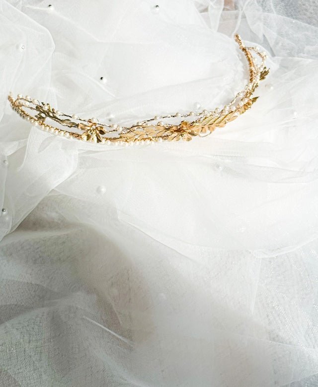 パールスカラップティアラ バックカチューシャ 花嫁 - おしゃれ花嫁様ブライダルアクセサリーの通販bijou holic千葉店舗パールスカラップティアラ バックカチューシャ 花嫁