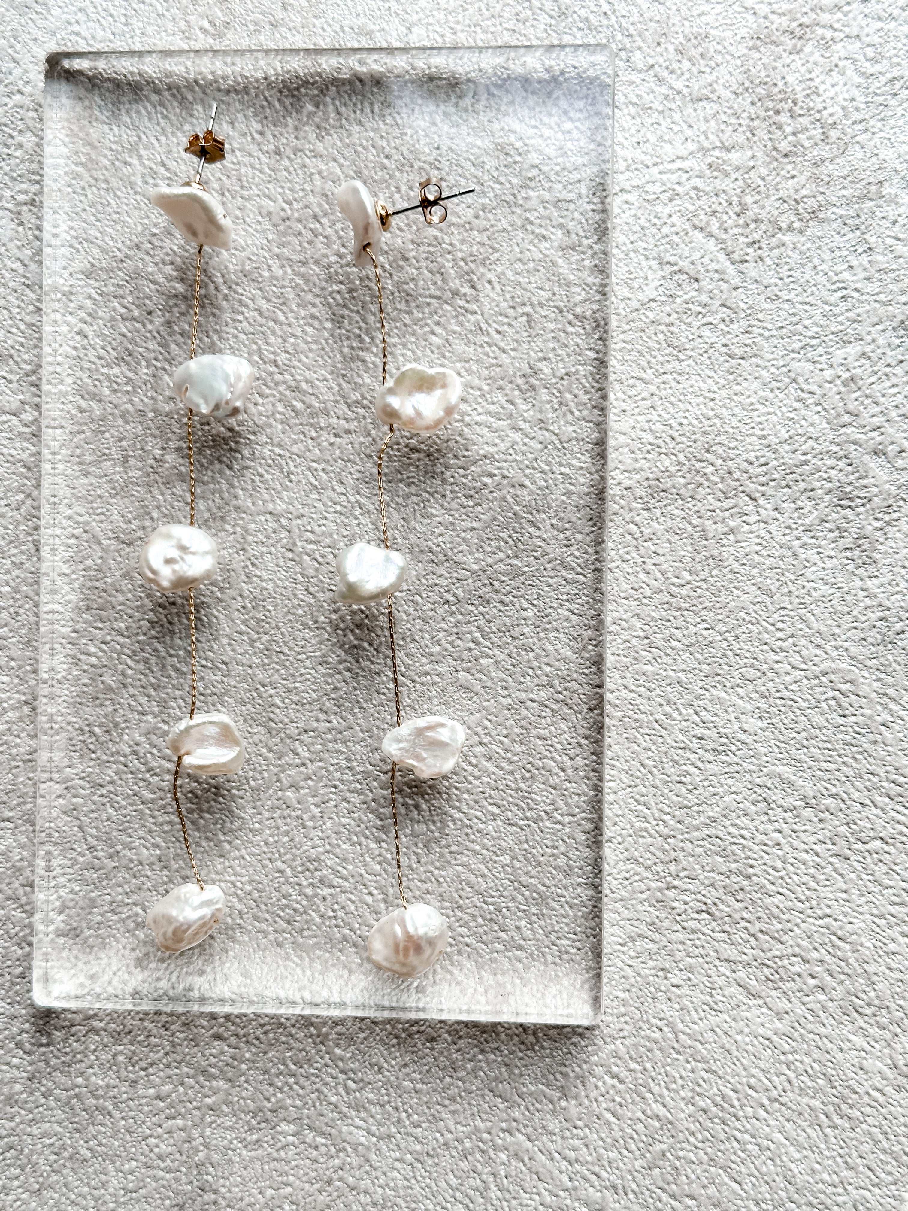 No.1129 透かしシルバーとフェアリーパールのロングピアス　大ぶりイヤリング ケシパール ロングピアス／イヤリング｜上品に揺れる大人のブライダル