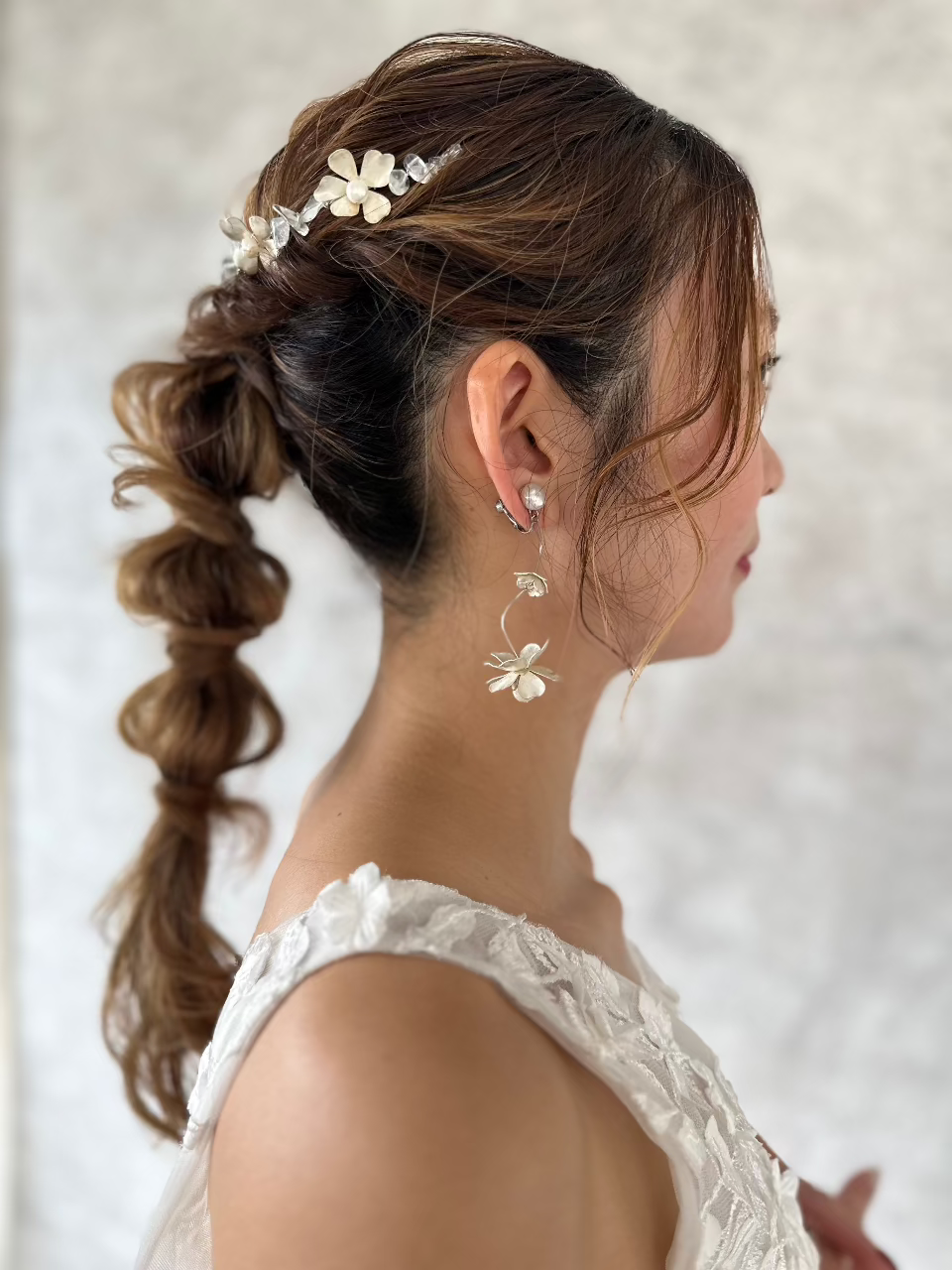フラワー水晶ヘッドドレス　カチューシャ オシャレ花嫁様金属アレルギー対応ブライダルアクセサリーbijou holic