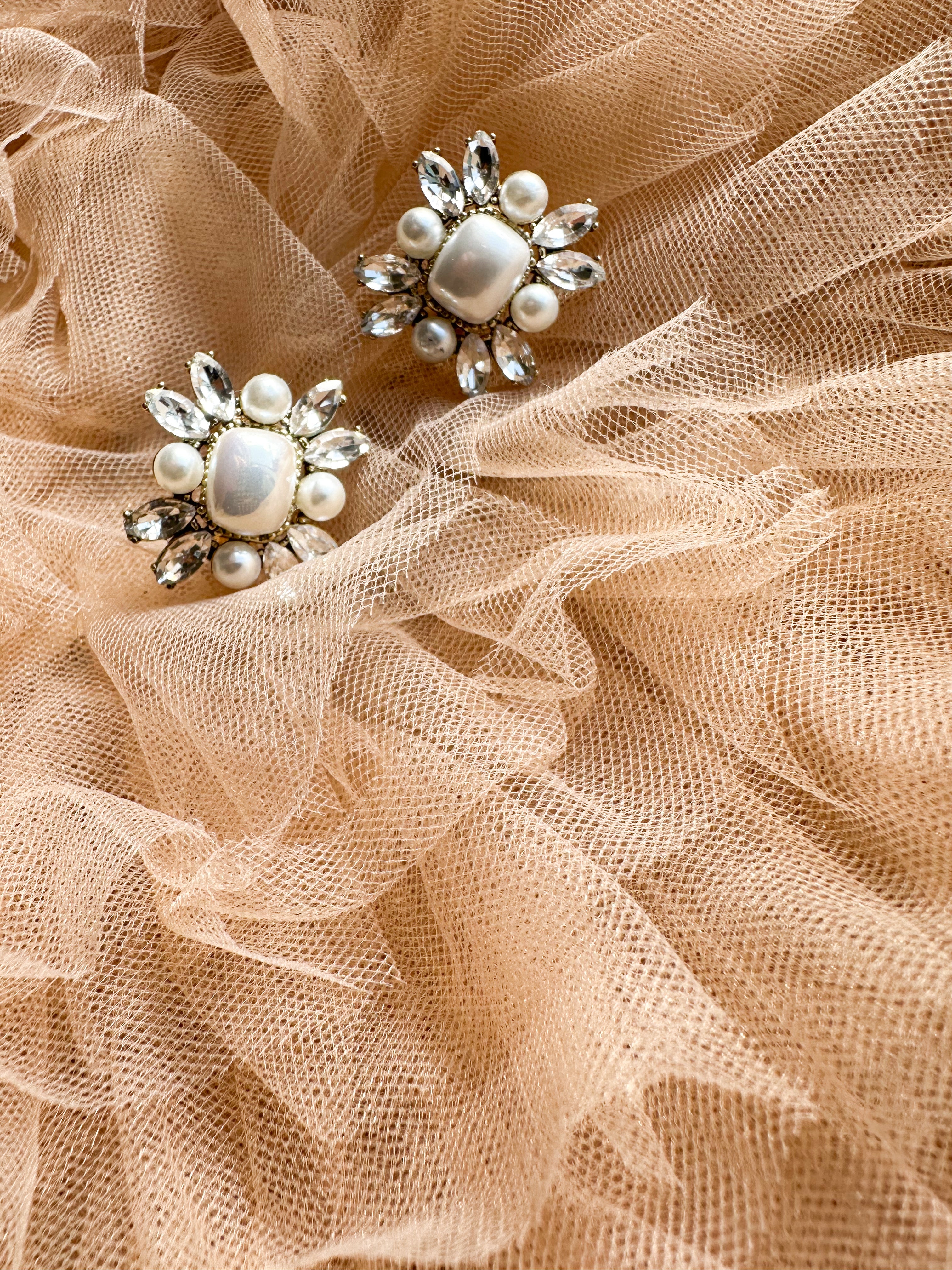 パール×クリスタル》クラシカルビジューピアス／イヤリング