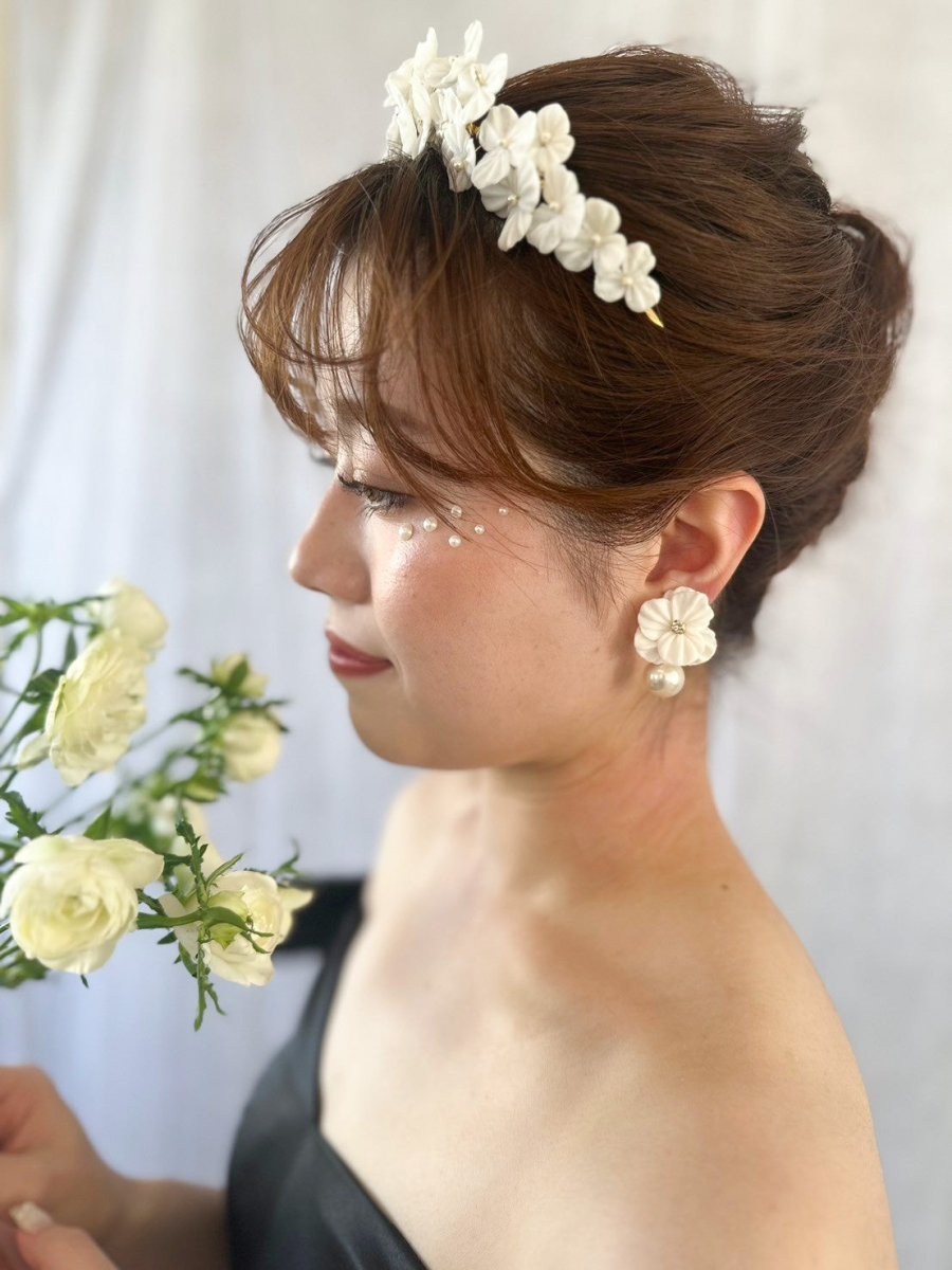 ホワイトフラワーパールピアス＆イヤリング　結婚式　お呼ばれ - おしゃれ花嫁様ブライダルアクセサリーの通販bijou holic千葉店舗ホワイトフラワーパールピアス＆イヤリング　結婚式　お呼ばれ