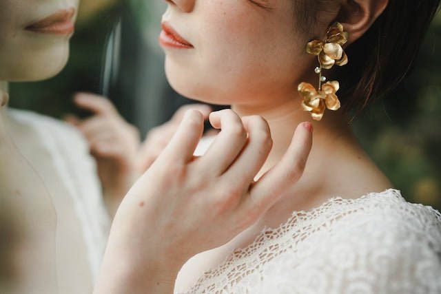 ツインアンティークフラワーピアス＆イヤリング - おしゃれ花嫁様ブライダルアクセサリーの通販bijou holic千葉店舗ツインアンティークフラワーピアス＆イヤリング