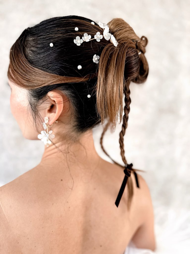 ホワイトフラワーコットンパールピアス＆イヤリング　白花　ホワイトフラワー - おしゃれ花嫁様ブライダルアクセサリーの通販bijou holic千葉店舗ホワイトフラワーコットンパールピアス＆イヤリング　白花　ホワイトフラワー