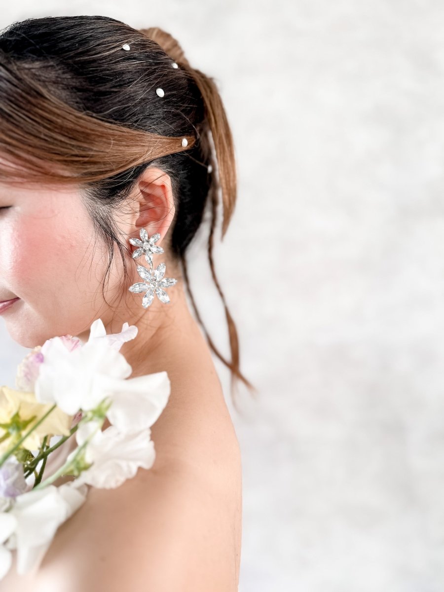 ビジューダブルフラワーピアス＆イヤリング　ブライダル　花嫁様 - おしゃれ花嫁様ブライダルアクセサリーの通販bijou holic千葉店舗ビジューダブルフラワーピアス＆イヤリング　ブライダル　花嫁様