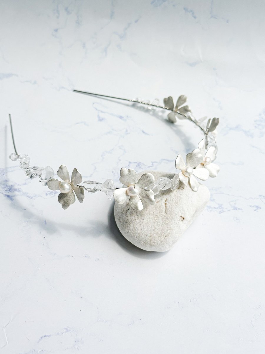 フラワー水晶ヘッドドレス　カチューシャ - おしゃれ花嫁様ブライダルアクセサリーの通販bijou holic千葉店舗フラワー水晶ヘッドドレス　カチューシャ