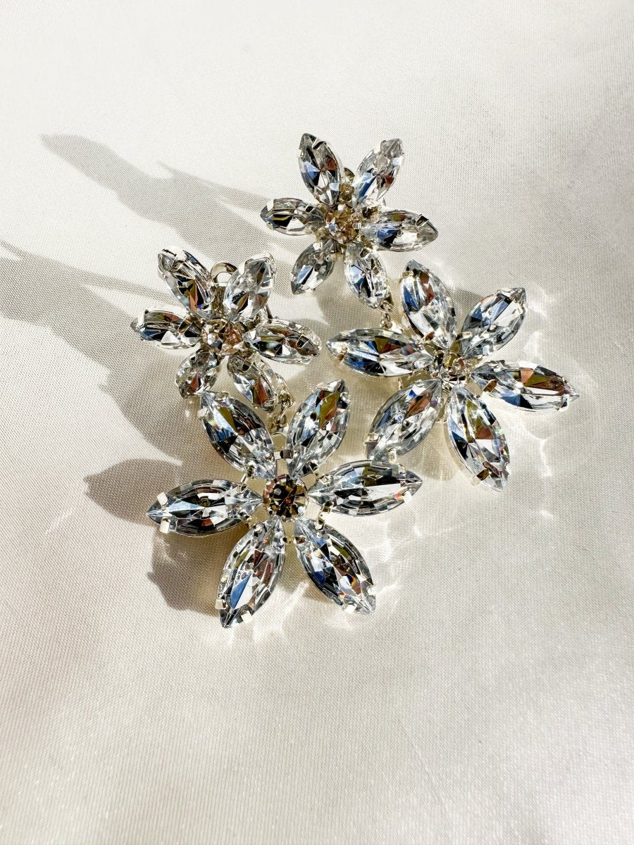 ビジューダブルフラワーピアス＆イヤリング　ブライダル　花嫁様 - おしゃれ花嫁様ブライダルアクセサリーの通販bijou holic千葉店舗ビジューダブルフラワーピアス＆イヤリング　ブライダル　花嫁様