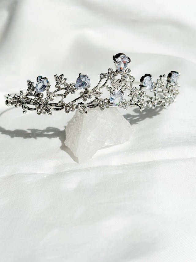 ブライダルジルコニアティアラ&シルバービジューピアス、イヤリング