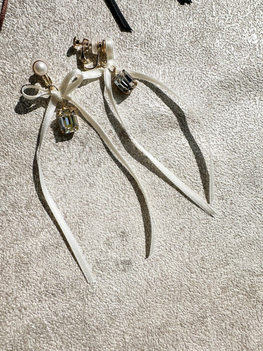 リボンビジューピアス＆イヤリング　結婚式　普段にも - おしゃれ花嫁様ブライダルアクセサリーの通販bijou holic千葉店舗リボンビジューピアス＆イヤリング　結婚式　普段にも