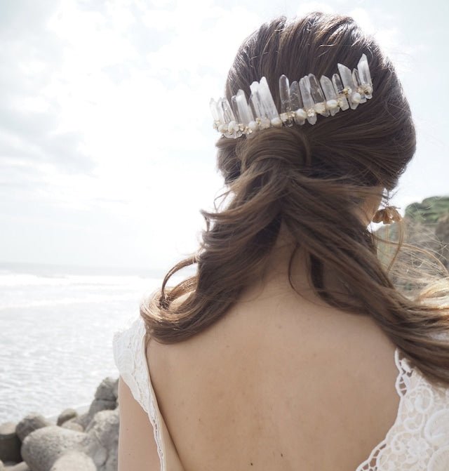 【ViVi掲載】水晶ティアラ　水晶ヘッドドレス ティアラ - おしゃれ花嫁様ブライダルアクセサリーの通販bijou holic千葉店舗【ViVi掲載】水晶ティアラ　水晶ヘッドドレス ティアラ